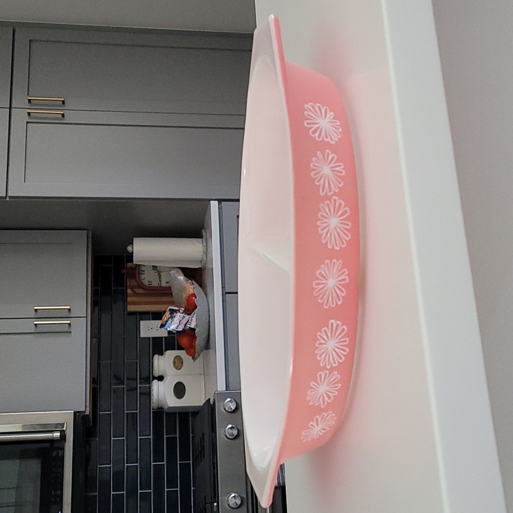 Vintage pink Daisy Pyrex